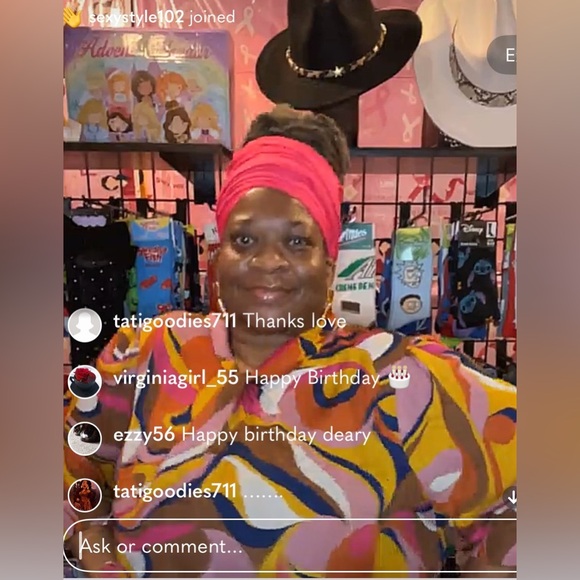 1st Class Flights ✈️ Seller’s Closets Only🛍️ - Picture 10 of 16